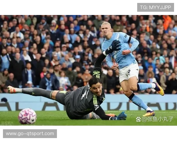 哈兰德点球命中后冷静指天，曼城神锋致敬家人