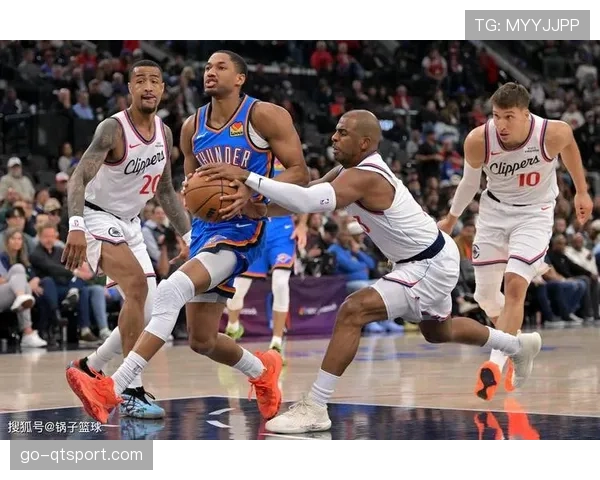 中场时刻：雷霆主场为球队名宿拉塞尔·威斯布鲁克举行球衣退役仪式